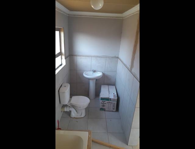 2 BEDROOM HOUSE FOR SALE IN MABOPANE  UNIT S